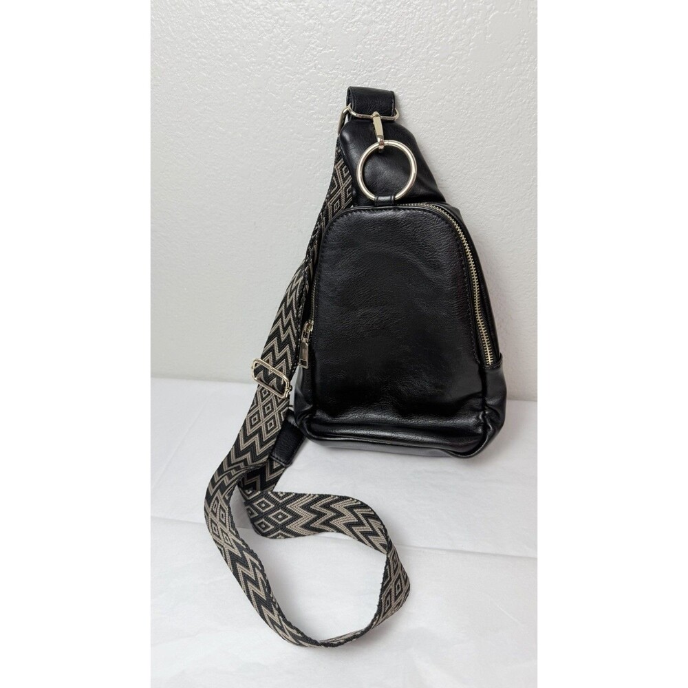 Moda Luxe Black Sling Crossbody Bag Gold Hardware Adjustable Strap Inner Pockets